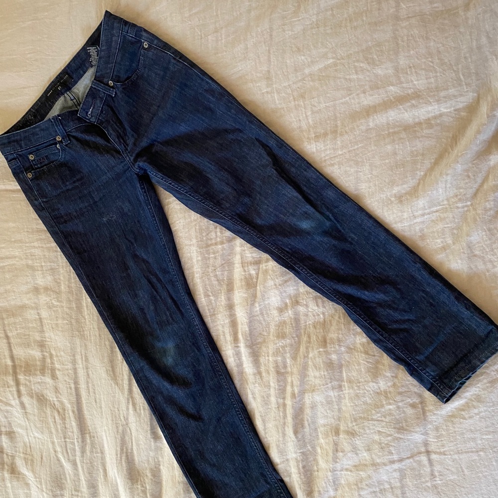 Chic, slim Mark Jacob Jeans in a dark wash